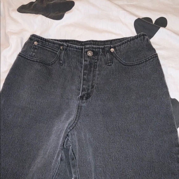 Vintage Faded black mid rise cropped jeans - Picture 2 of 4